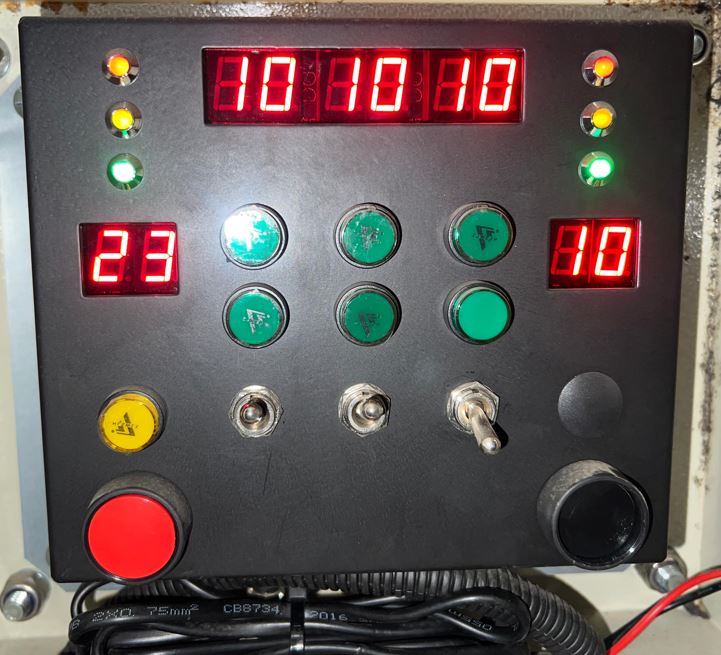 Traffic light control box